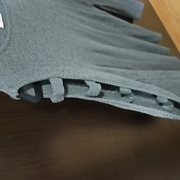 Promesa Grey Sweater - Picture 3 of 6